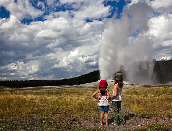 Traveling To Yellowstone National Park